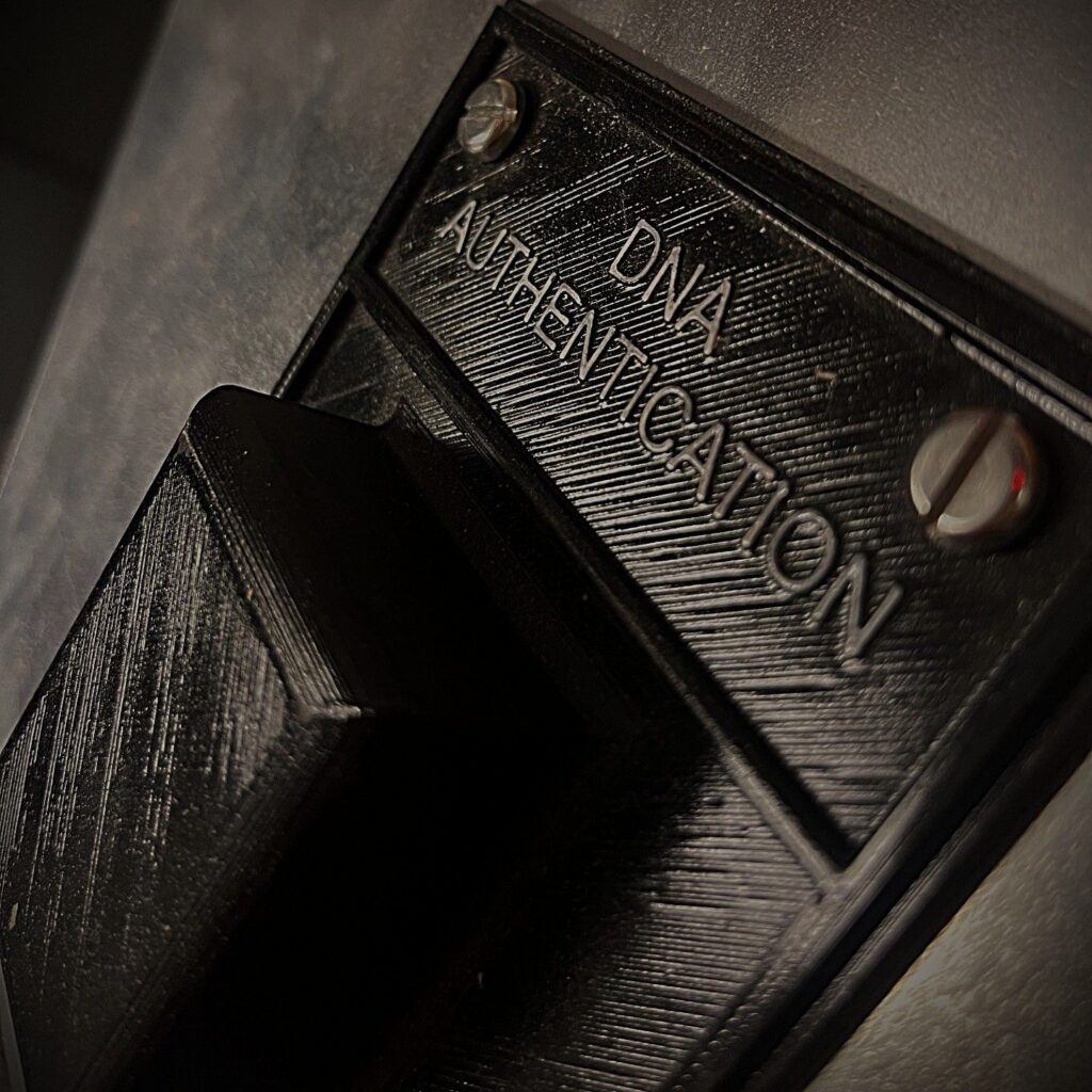 Escape Room - Riddlehouse - Spymaster - DNA-authentication escape room riddle